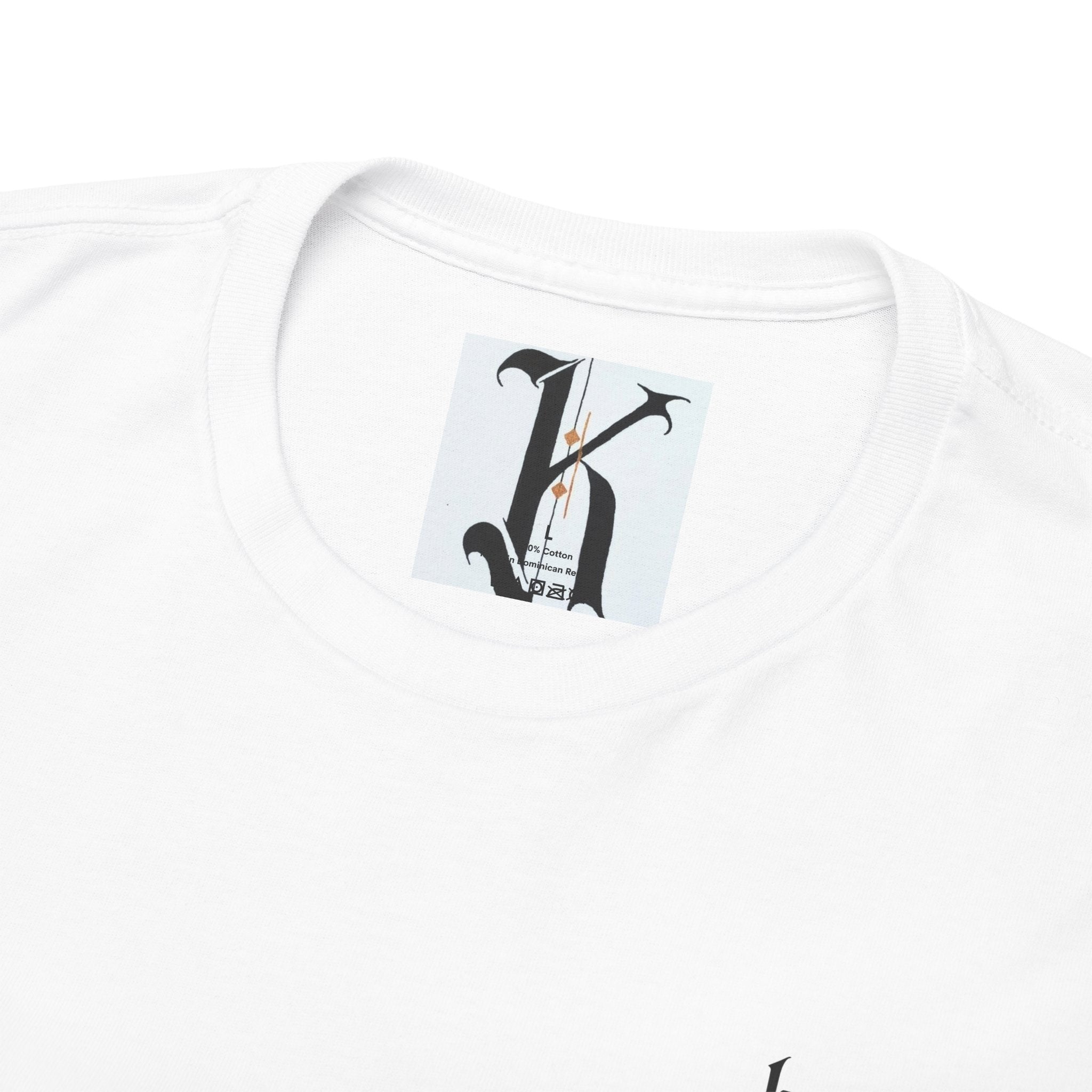 кто ты logo heavy graphic tee.